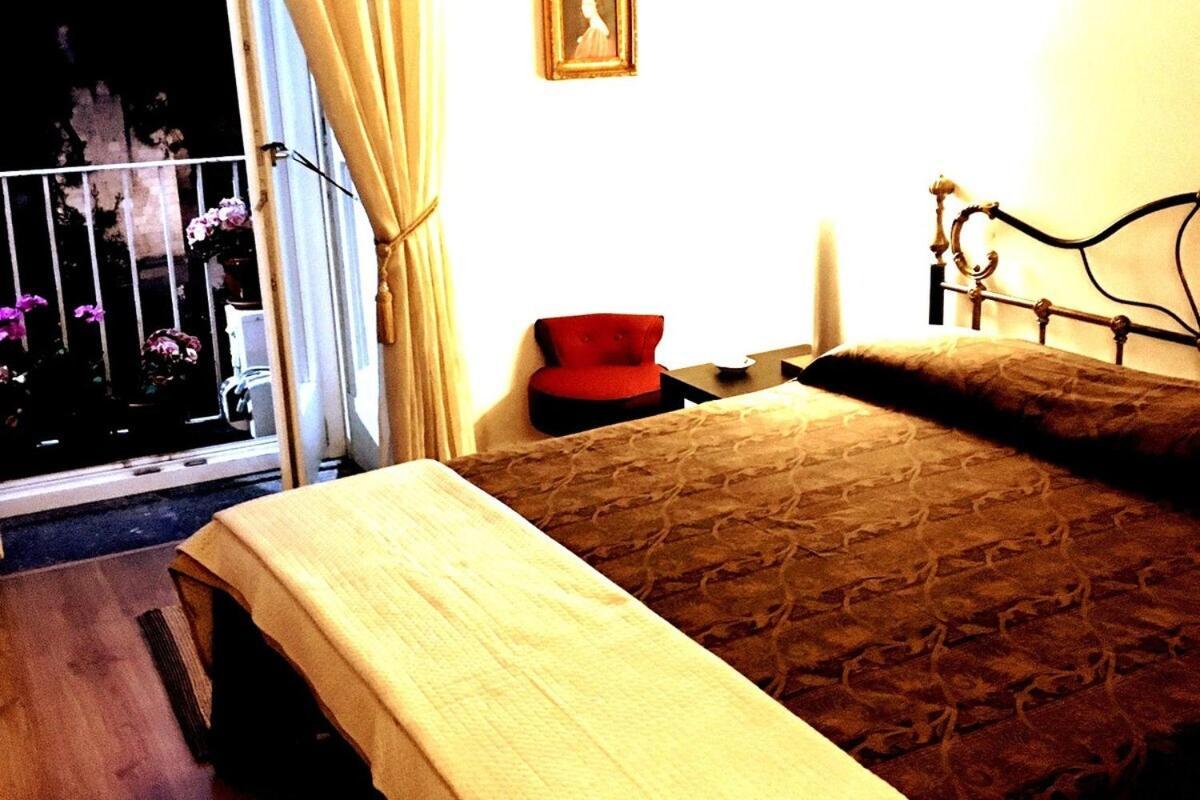 Apartamento Maria Rosaria A Santa Chiara Spaccanapoli Exterior foto
